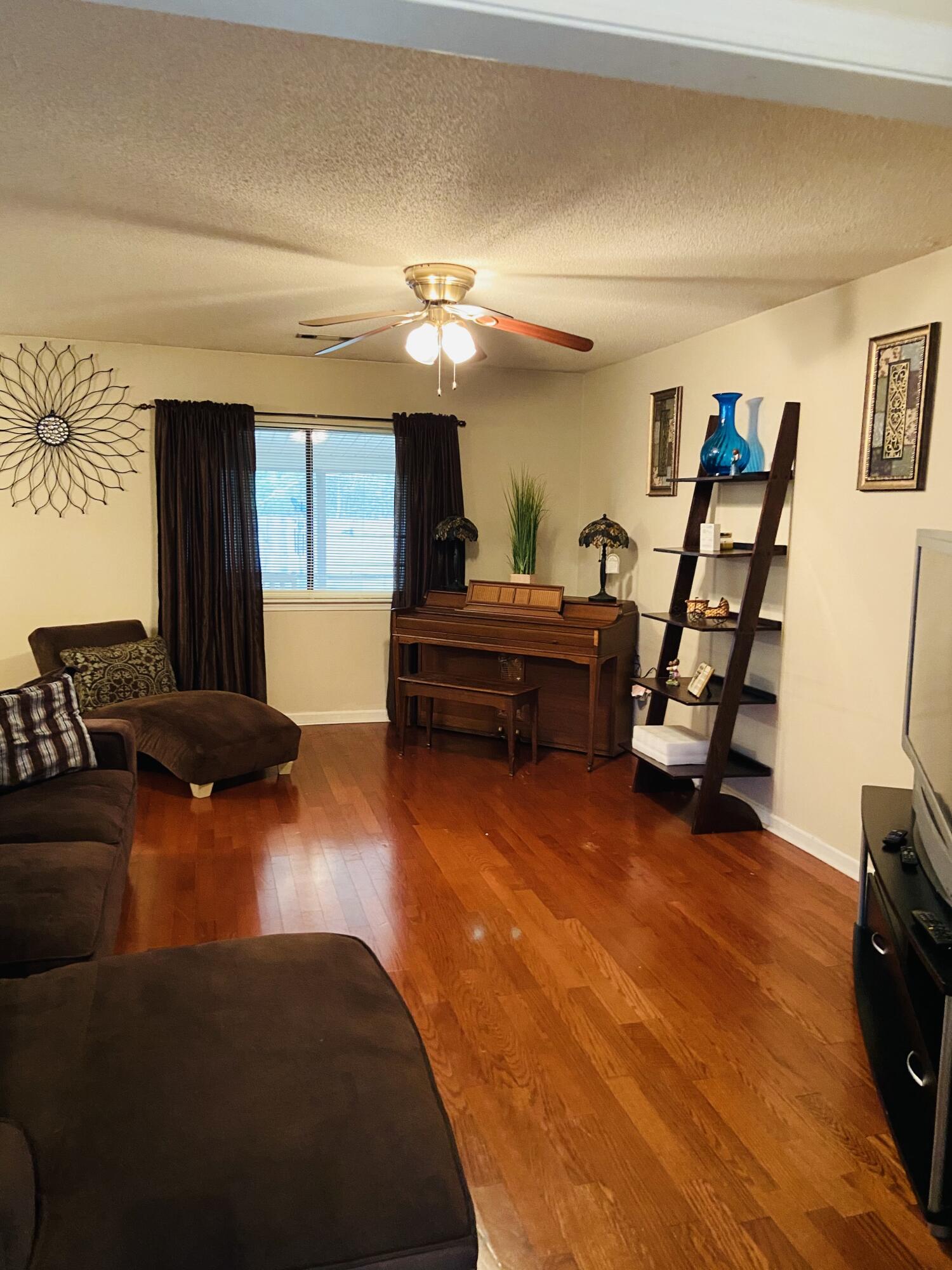 429 Temple Road Ladson, SC 29456 - Photo 3 of 19 Family Room