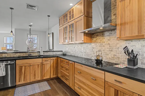 $825,000 | 40 College Street, Unit 303, Burlington, VT 05401