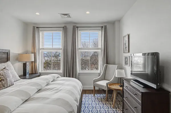 $825,000 | 40 College Street, Unit 303, Burlington, VT 05401