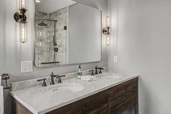 $825,000 | 40 College Street, Unit 303, Burlington, VT 05401