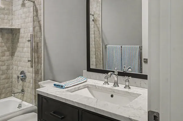 $825,000 | 40 College Street, Unit 303, Burlington, VT 05401