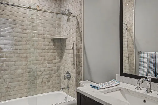 $825,000 | 40 College Street, Unit 303, Burlington, VT 05401