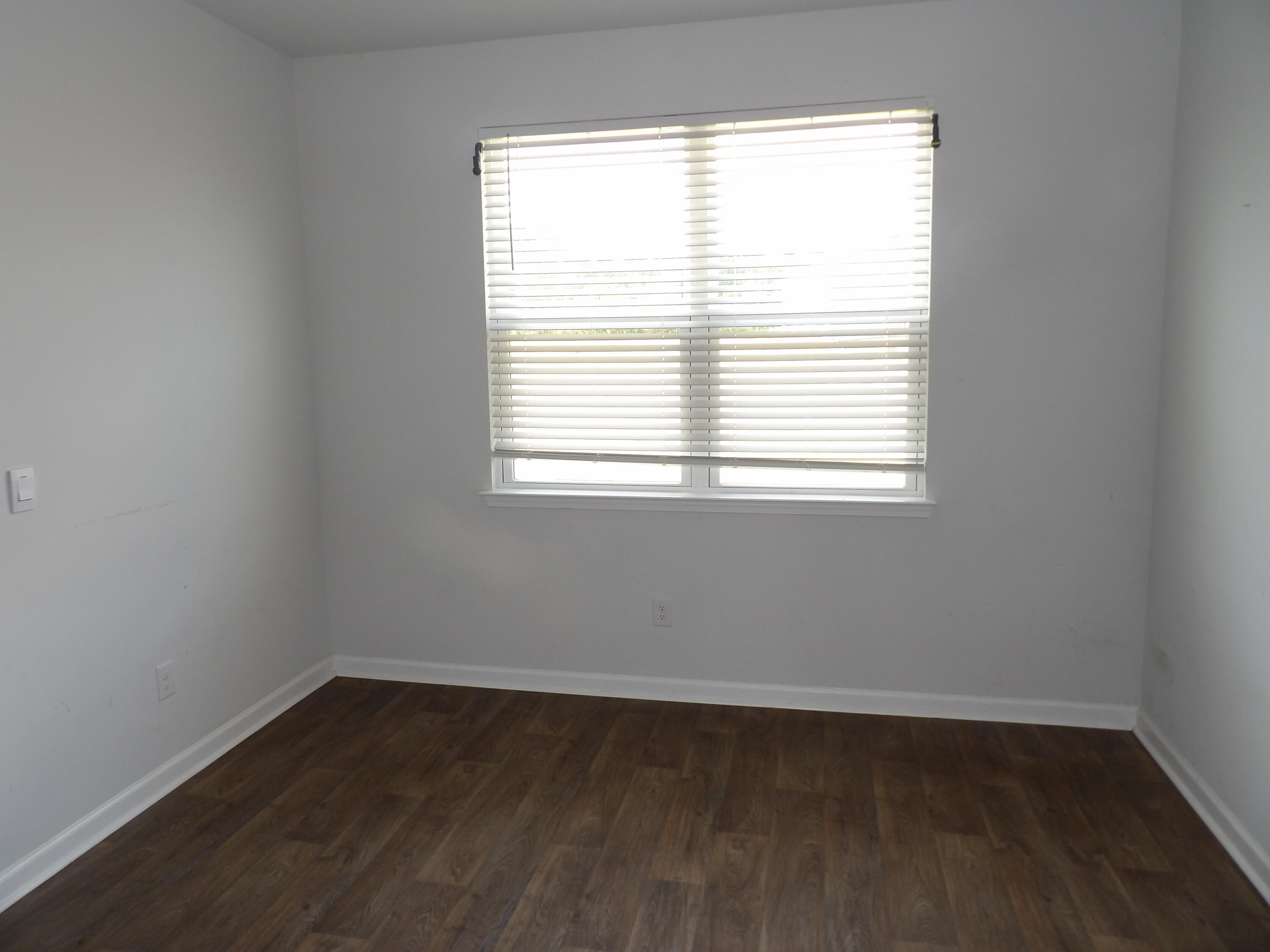 409 Cedarview Road Summerville, SC 29486 - Photo 5 of 16