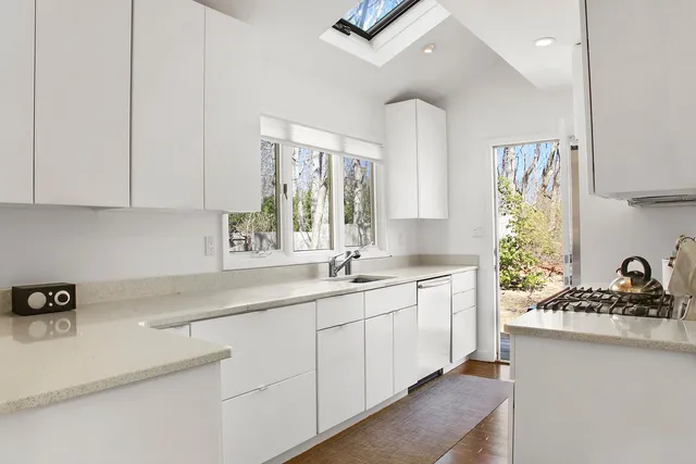 $25,000 | 35 Gardiners Lane, East Hampton, NY 11937