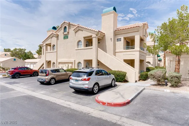 $1,600 | 2251 Wigwam Parkway, Unit 1211, Henderson, NV 89074