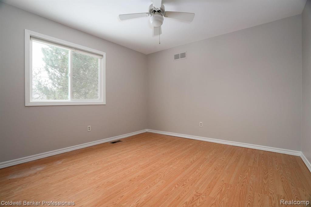 916 Dickson Lane Rochester Hills, MI 48307 - Photo 22 of 30