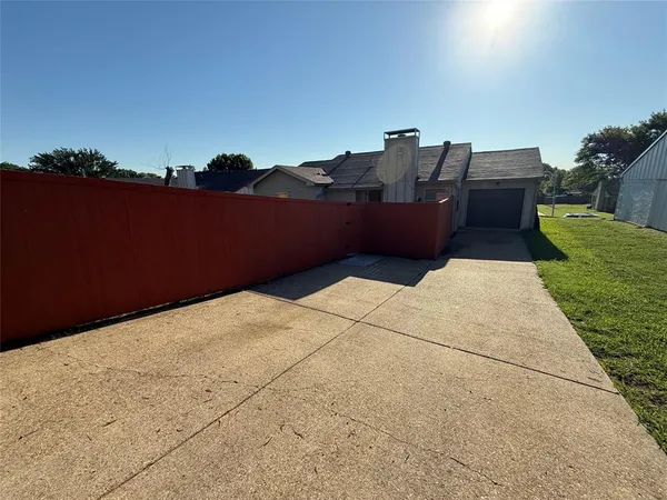 $2,000 | 2317 High Star Drive, Garland, TX 75041