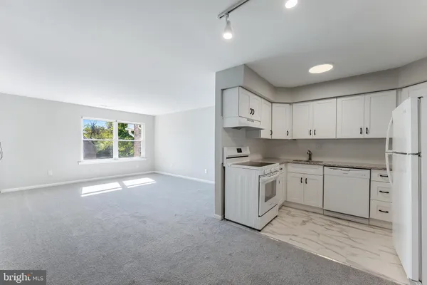 $174,900 | 406 Winding Way, Westville, NJ 08093