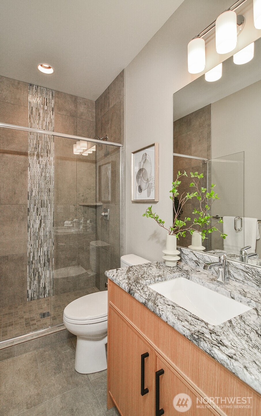 10202 44th Avenue Southwest Seattle, WA 98146 - Photo 14 of 35