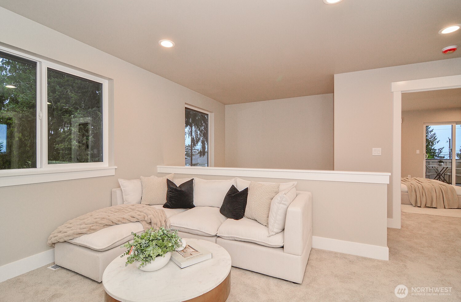 10202 44th Avenue Southwest Seattle, WA 98146 - Photo 16 of 35