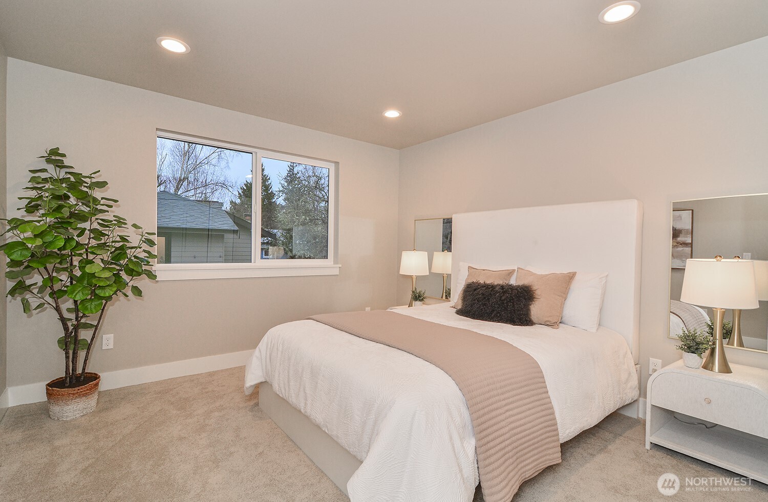 10202 44th Avenue Southwest Seattle, WA 98146 - Photo 26 of 35