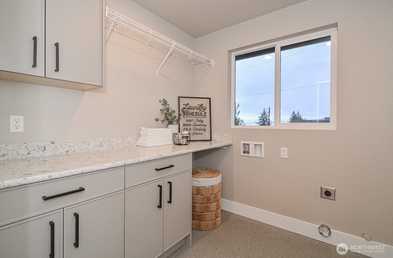 10202 44th Avenue Southwest Seattle, WA 98146 - Photo 31 of 35