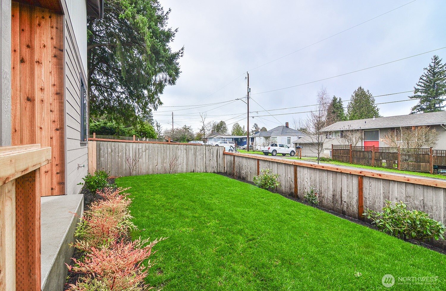 10202 44th Avenue Southwest Seattle, WA 98146 - Photo 33 of 35