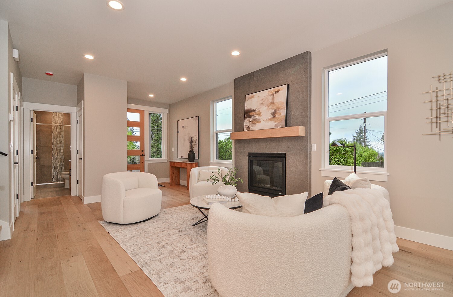 10202 44th Avenue Southwest Seattle, WA 98146 - Photo 5 of 35