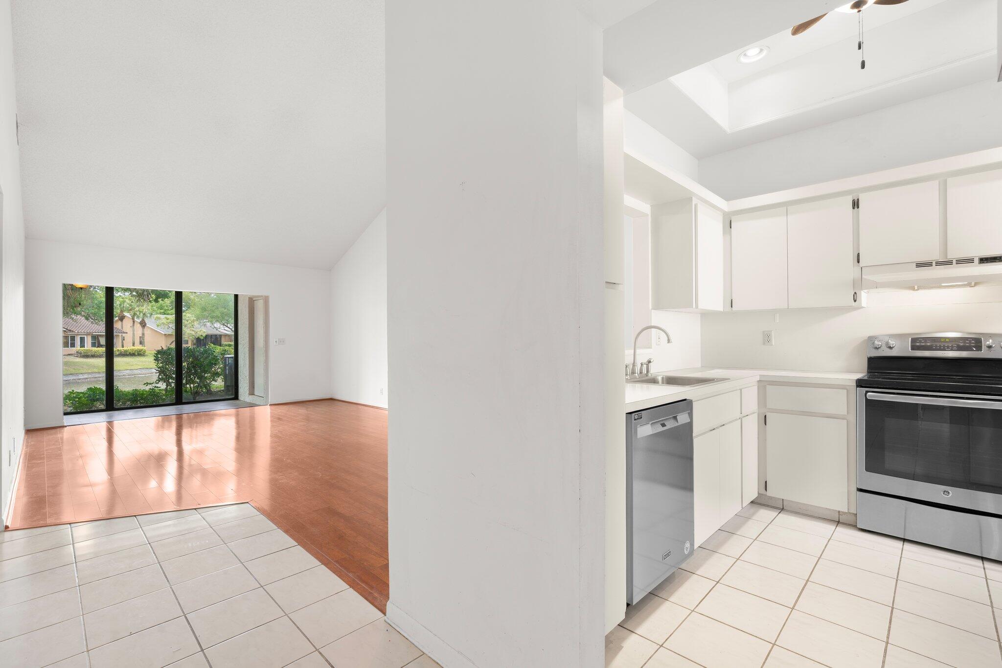 10906 Lake Front Place Boca Raton, FL 33498 - Photo 13 of 33 14-web-or-mls-10906 Lake Front Pl, Boca