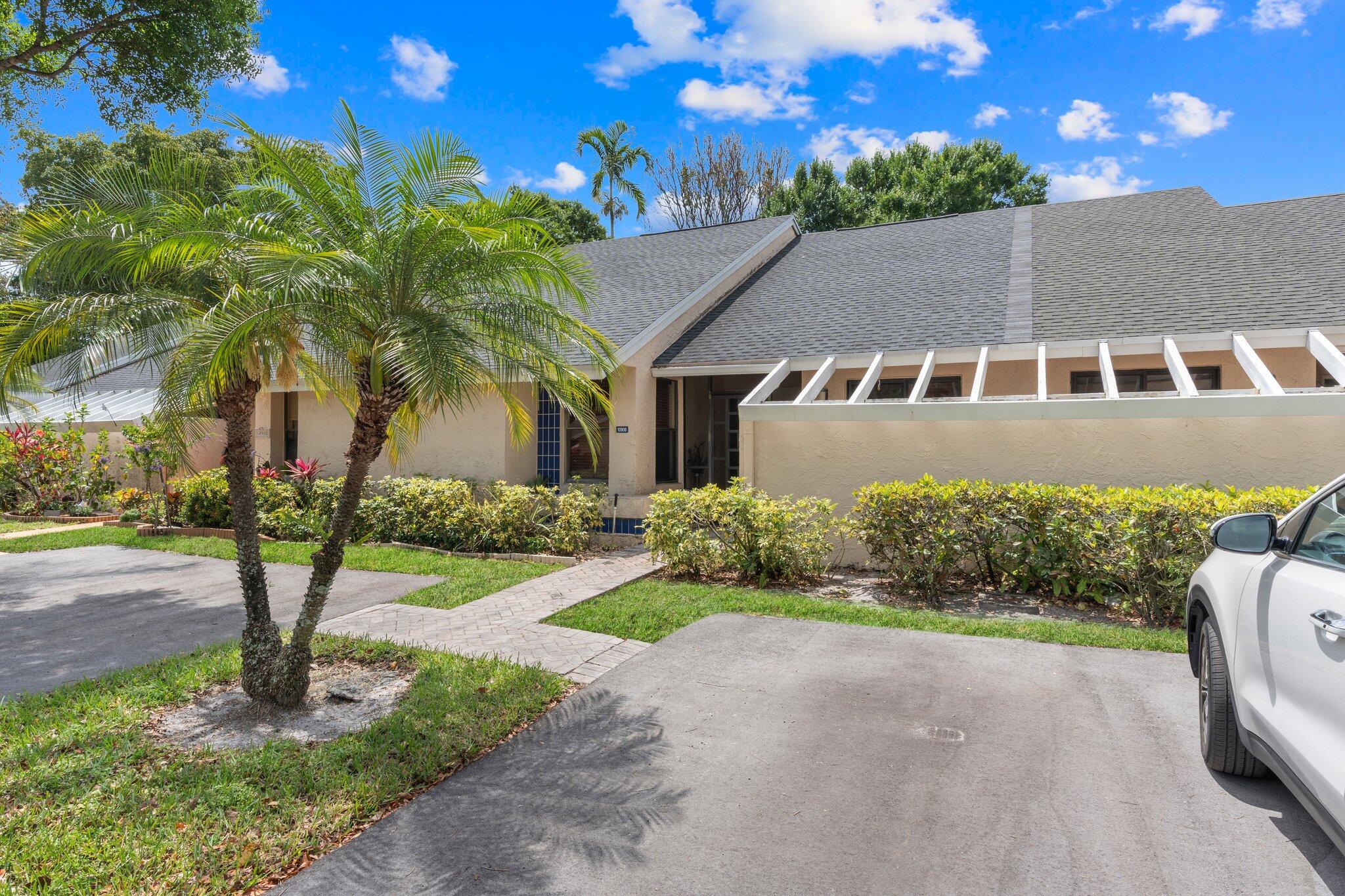 10906 Lake Front Place Boca Raton, FL 33498 - Photo 3 of 33 1-web-or-mls-10906 Lake Front Pl, Boca R