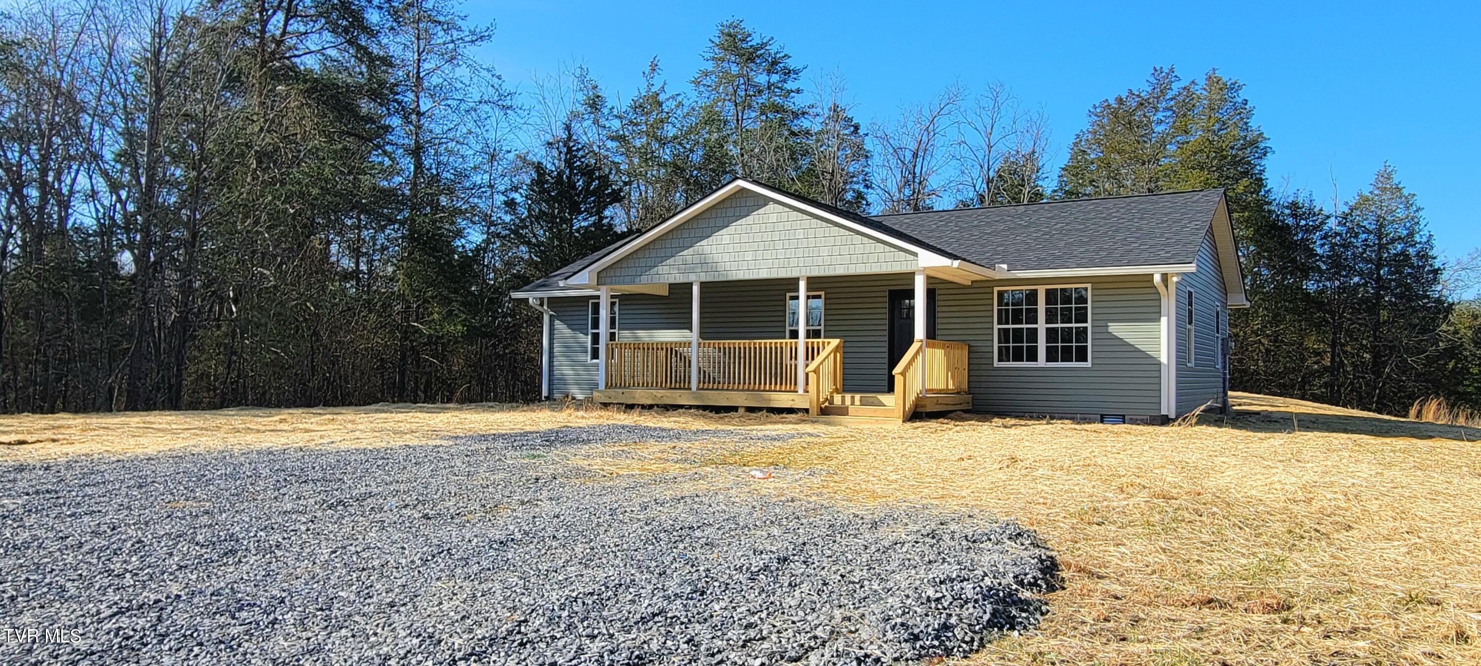 785 Fodderstack Ridge Road Greeneville, TN 37745 - Photo 3 of 60 Gravel Drive and Parking