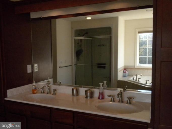 201 Revell Road Fredericksburg, VA 22405 - Photo 20 of 30 Master Bath