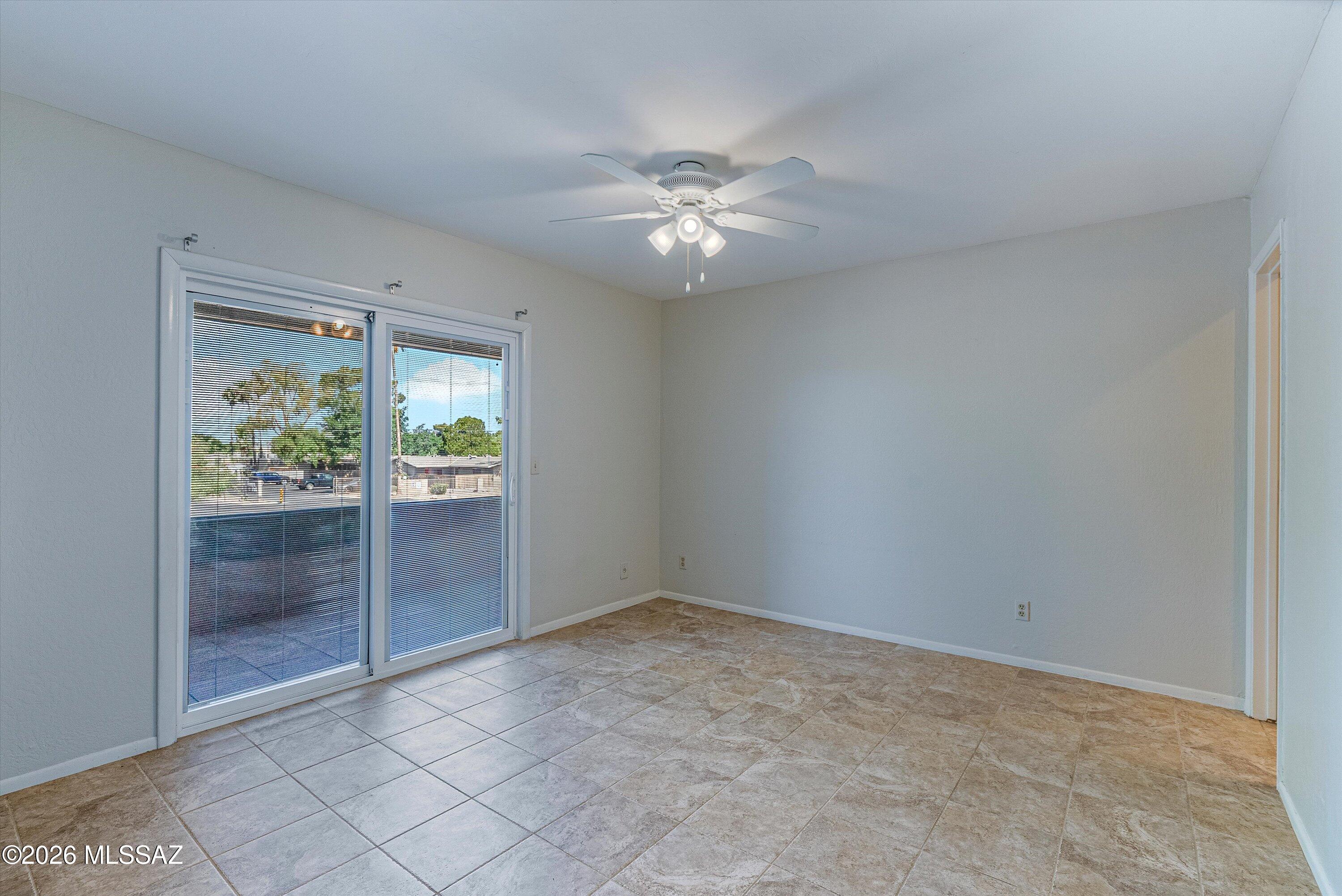 3750 North Country Club Road, Unit 5 Tucson, AZ 85716 - Photo 28 of 38 Primary Bedroom