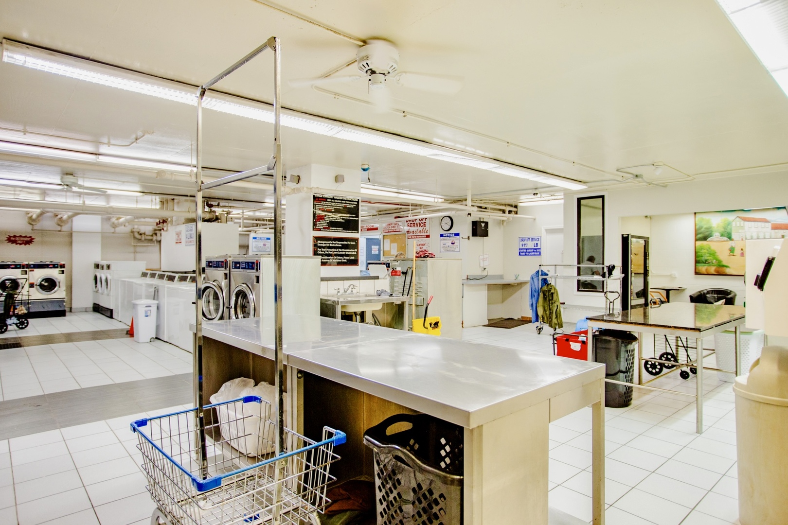 655 West Irving Park Road, Unit 4407 Chicago, IL 60613 - Photo 18 of 19 a utility room with lots of counter top space