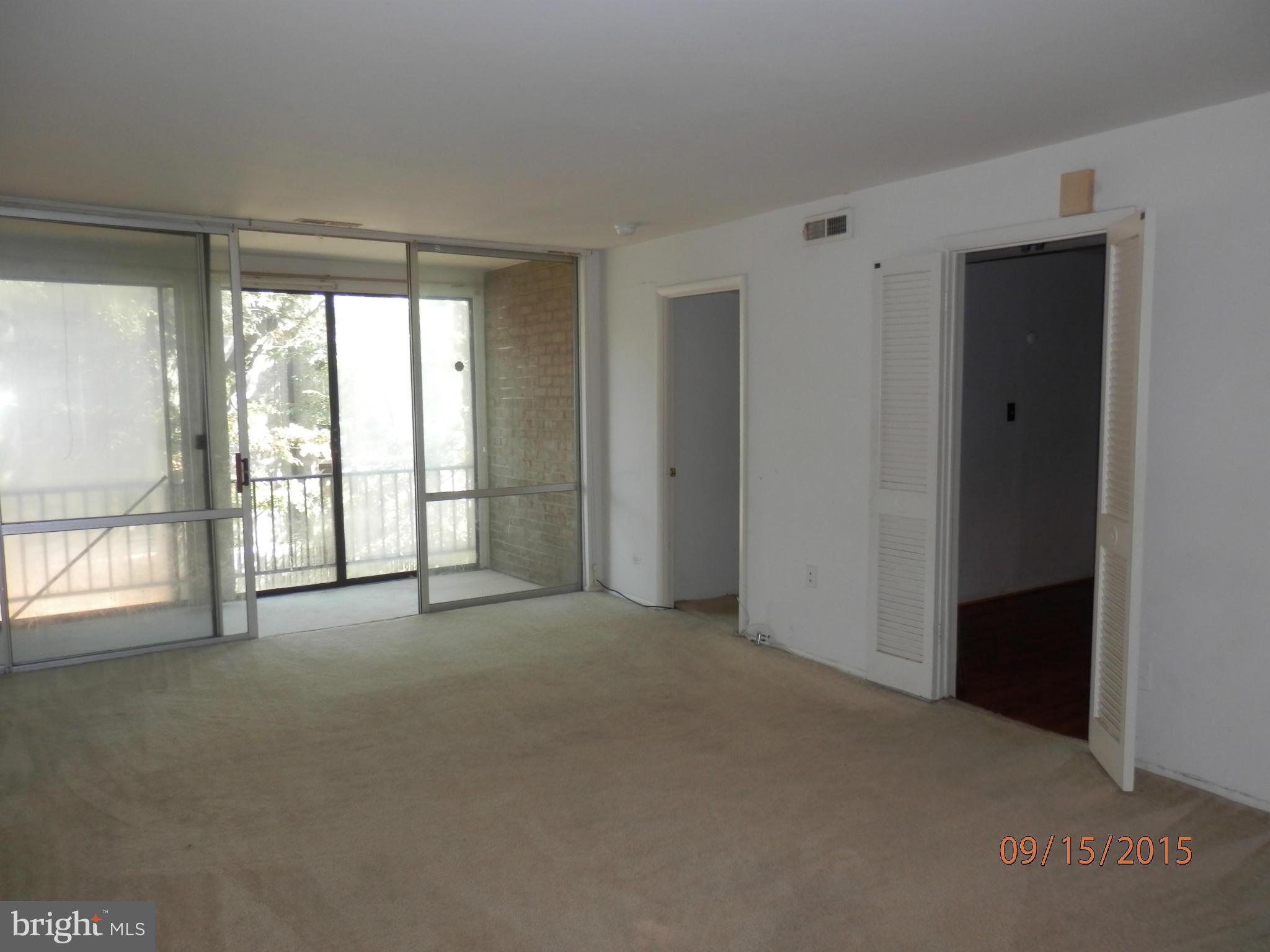 8699 Greenbelt Road, Unit 102 Greenbelt, MD 20770 - Photo 5 of 19 Living Room