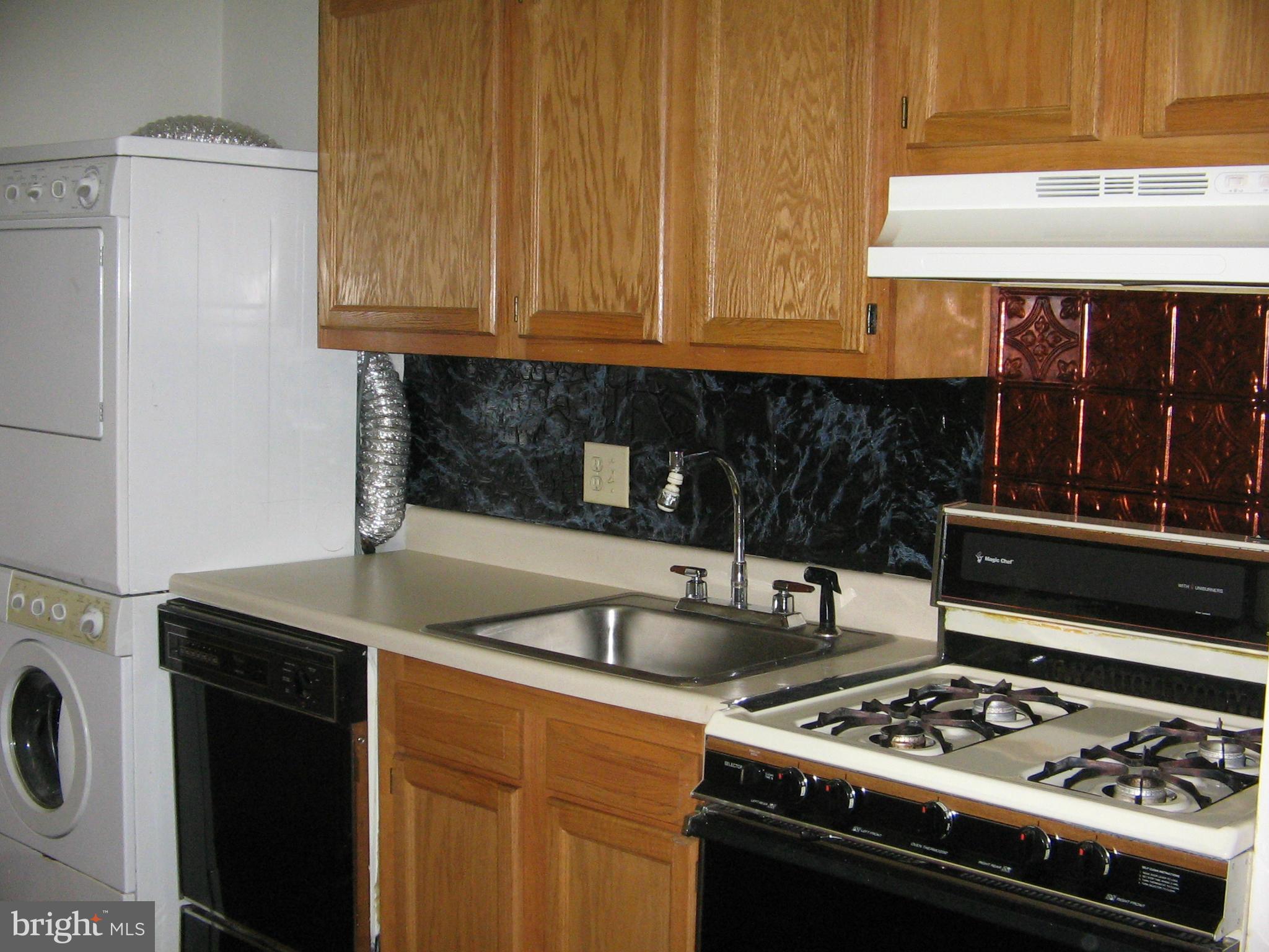 8699 Greenbelt Road, Unit 102 Greenbelt, MD 20770 - Photo 10 of 19 Kitchen