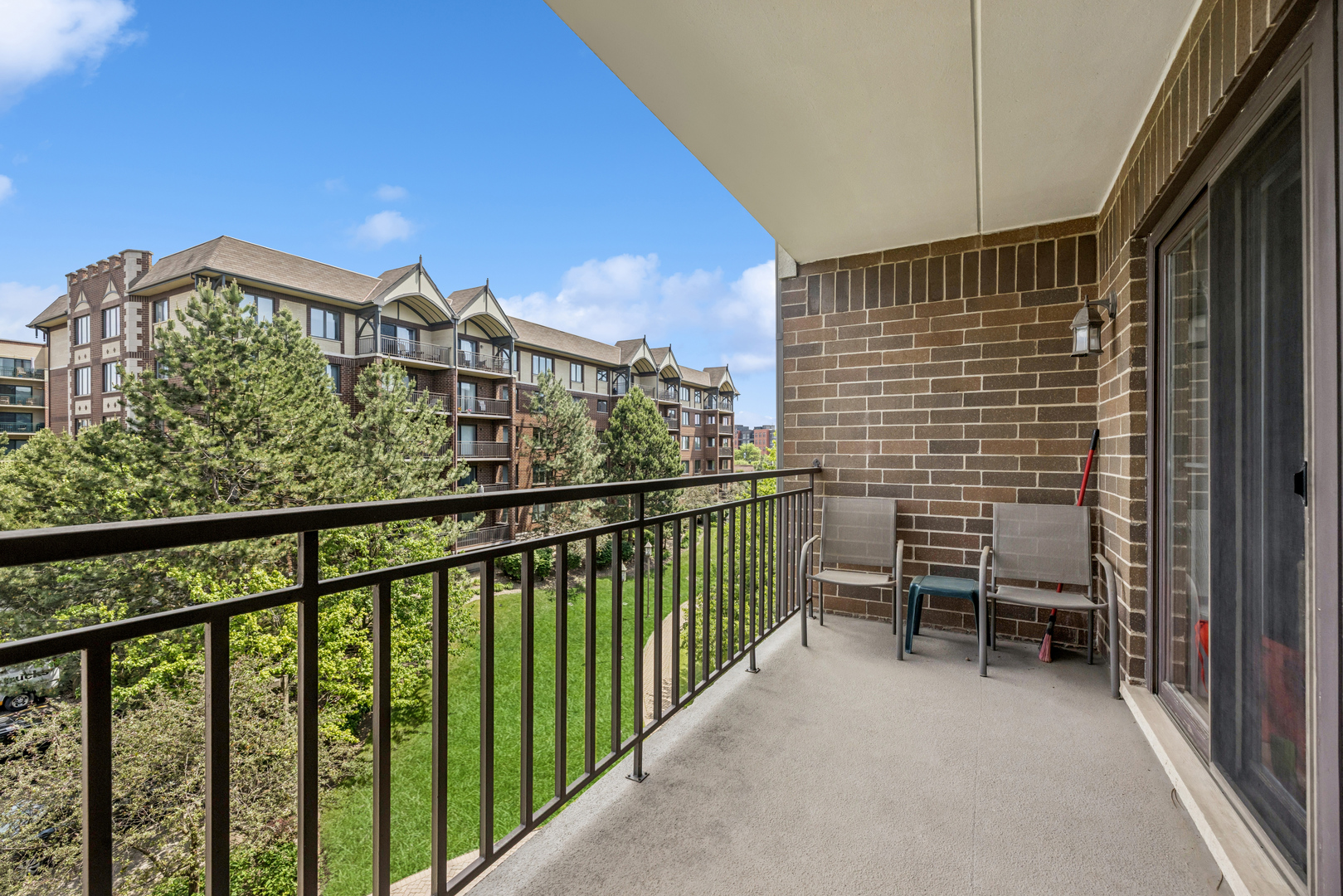5 South Pine Street, Unit 405B Mount Prospect, IL 60056 - Photo 19 of 20
