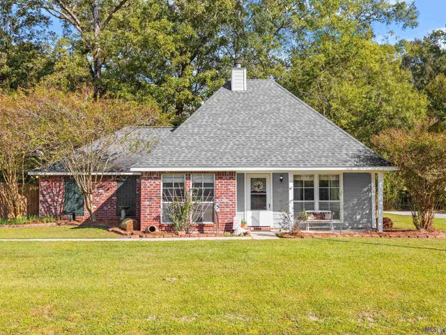 $215,000 | 32606 Madeline Drive, Denham Springs, LA 70706