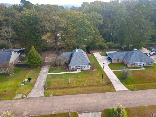 $215,000 | 32606 Madeline Drive, Denham Springs, LA 70706