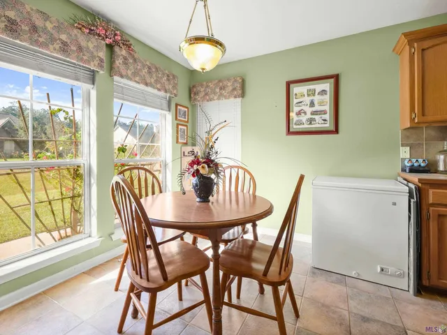 $215,000 | 32606 Madeline Drive, Denham Springs, LA 70706