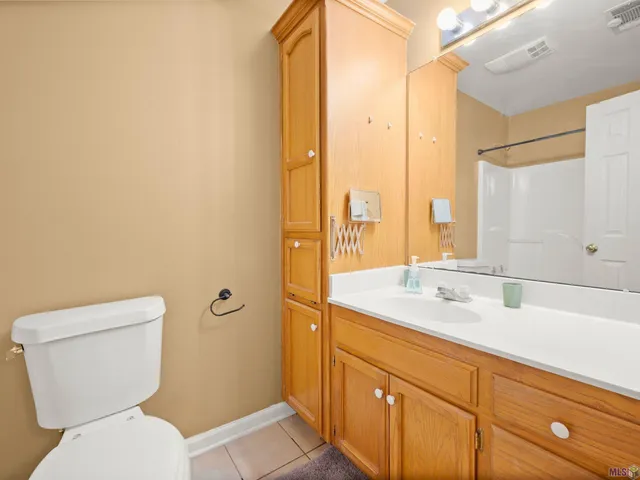 $215,000 | 32606 Madeline Drive, Denham Springs, LA 70706