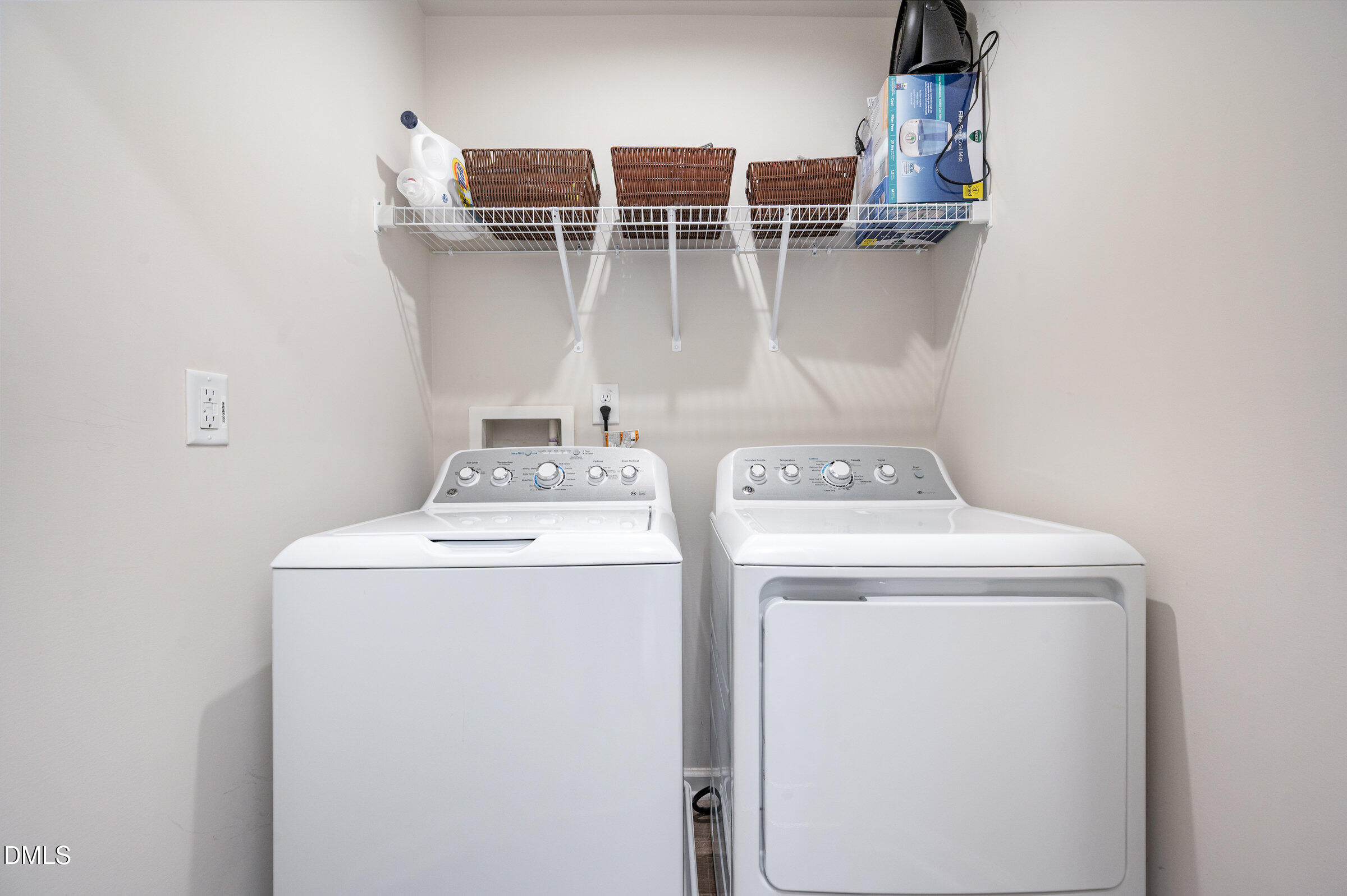 372 Amber Acorn Avenue Raleigh, NC 27603 - Photo 21 of 49 a utility room with dryer and washer