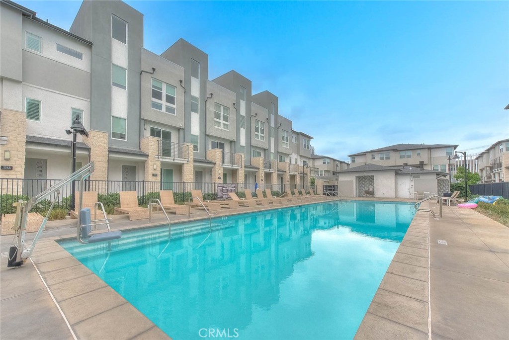 1246 West Bushell Street Anaheim, CA 92805 - Photo 30 of 35 Resort style pool!