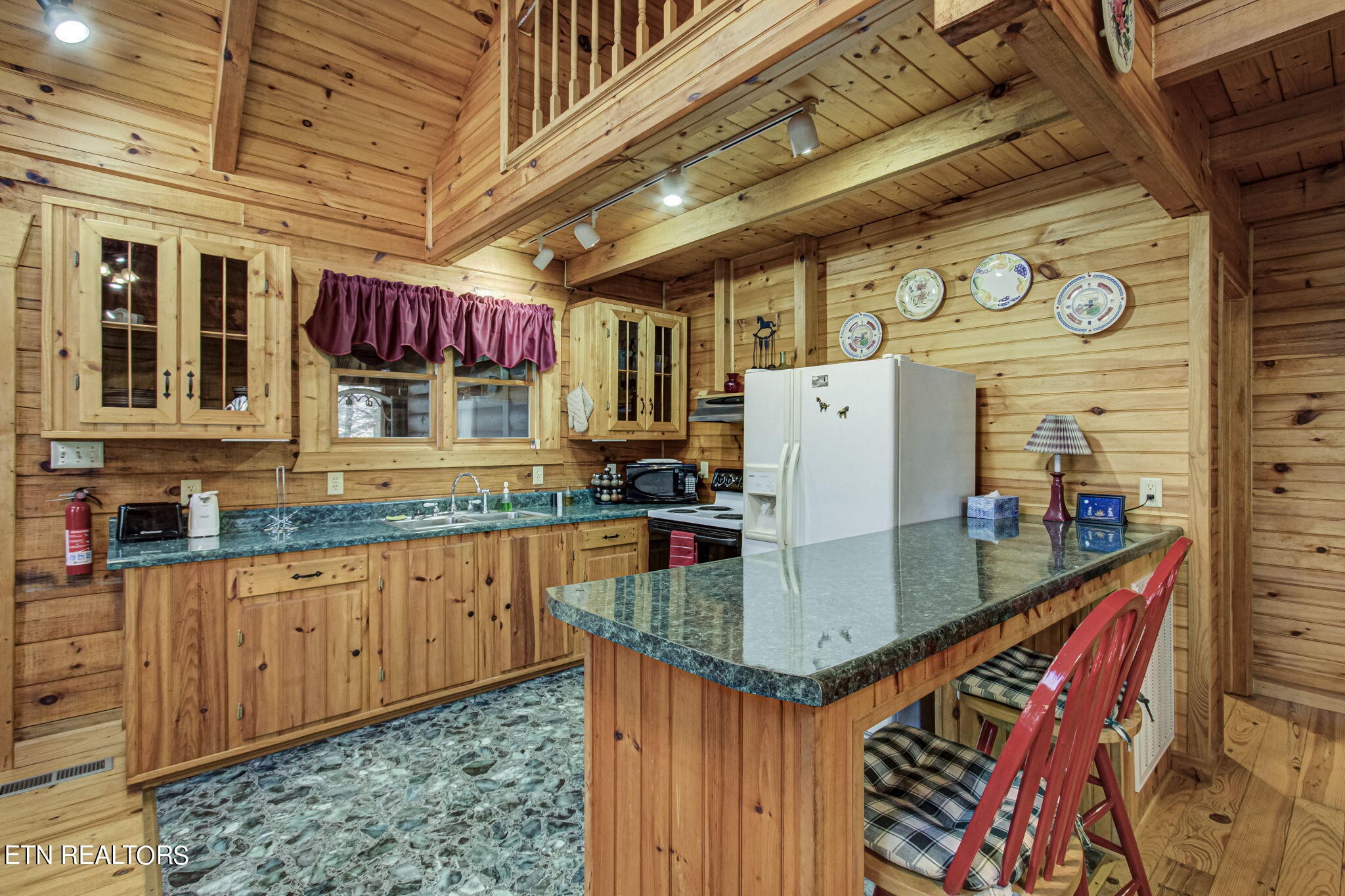2920 Smithfield Road Tellico Plains, TN 37385 - Photo 7 of 60 Gallery Image 7