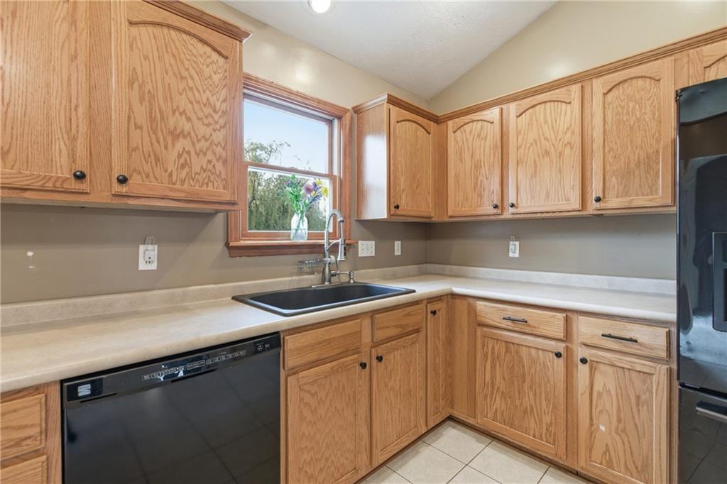 72 4th Street Irwin, PA 15642 - Photo 9 of 34