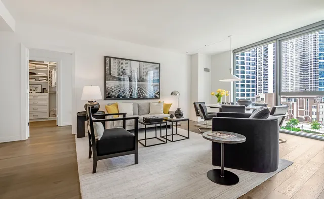 $960,000 | 211 North Harbor Drive, Unit 3003, Chicago, IL 60601