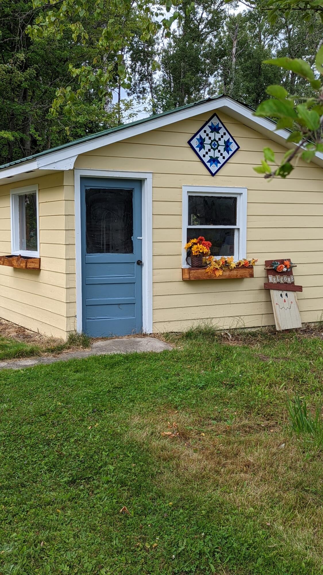 1086 Wayne Road Alpena, MI 49707 - Photo 4 of 24 Gallery Image 4