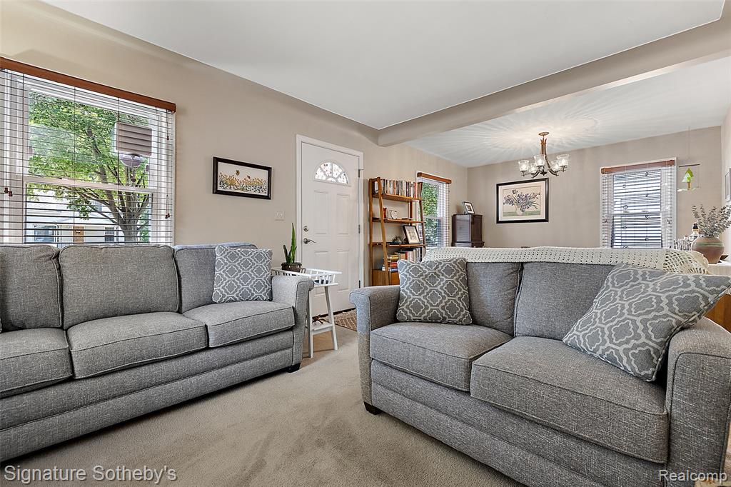 2110 Dorothea Road Berkley, MI 48072 - Photo 4 of 25