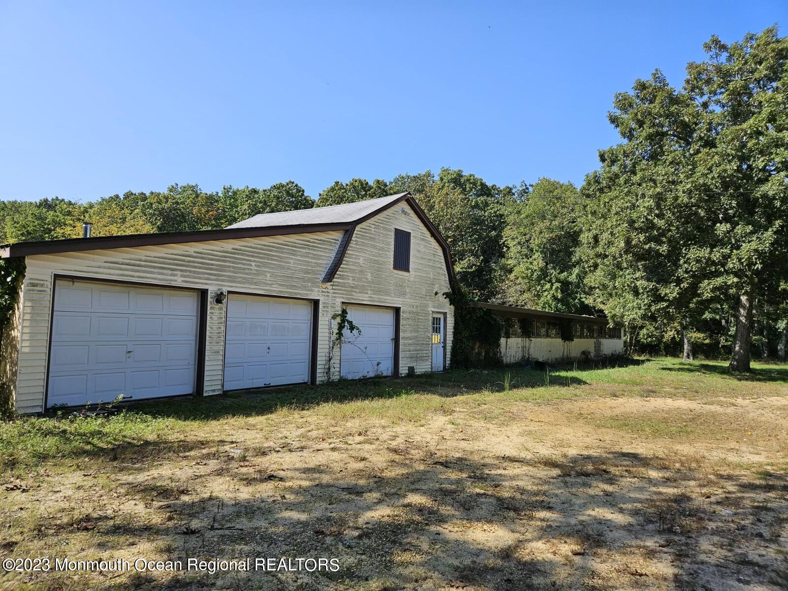 721 Squankum Yellowbrook Road Farmingdale, NJ 07727 - Photo 6 of 14 Resized_20231002_113648