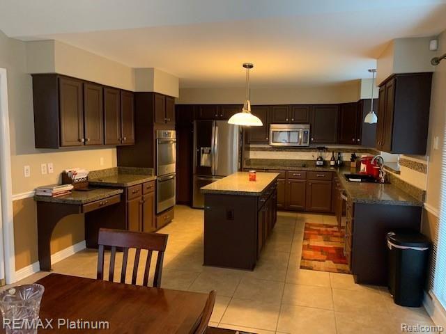 47198 Eastbourne Road Canton, MI 48188 - Photo 8 of 27 IMG_9443.jpg