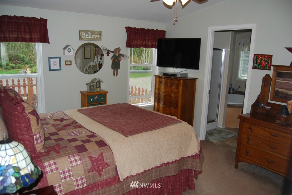 302 East Sleeper Road Oak Harbor, WA 98277 - Photo 9 of 15 Gallery Image 9