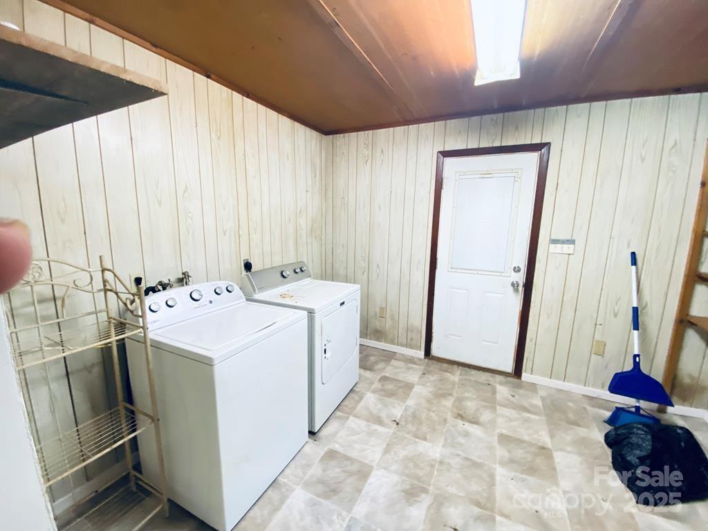 15 Valor Road Glenville, NC 28736 - Photo 7 of 30 a utility room with dryer and washer