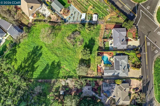 $1,299,000 | 1375 El Curtola Boulevard, Lafayette, CA 94549