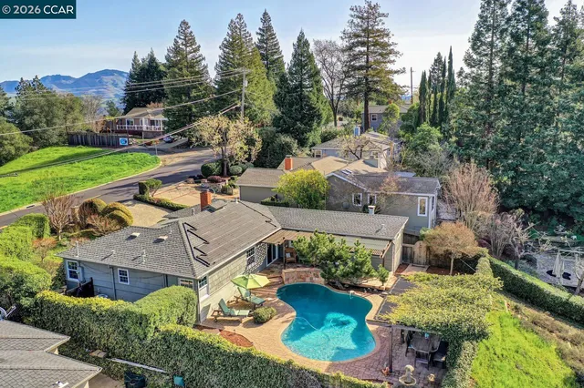 $1,299,000 | 1375 El Curtola Boulevard, Lafayette, CA 94549