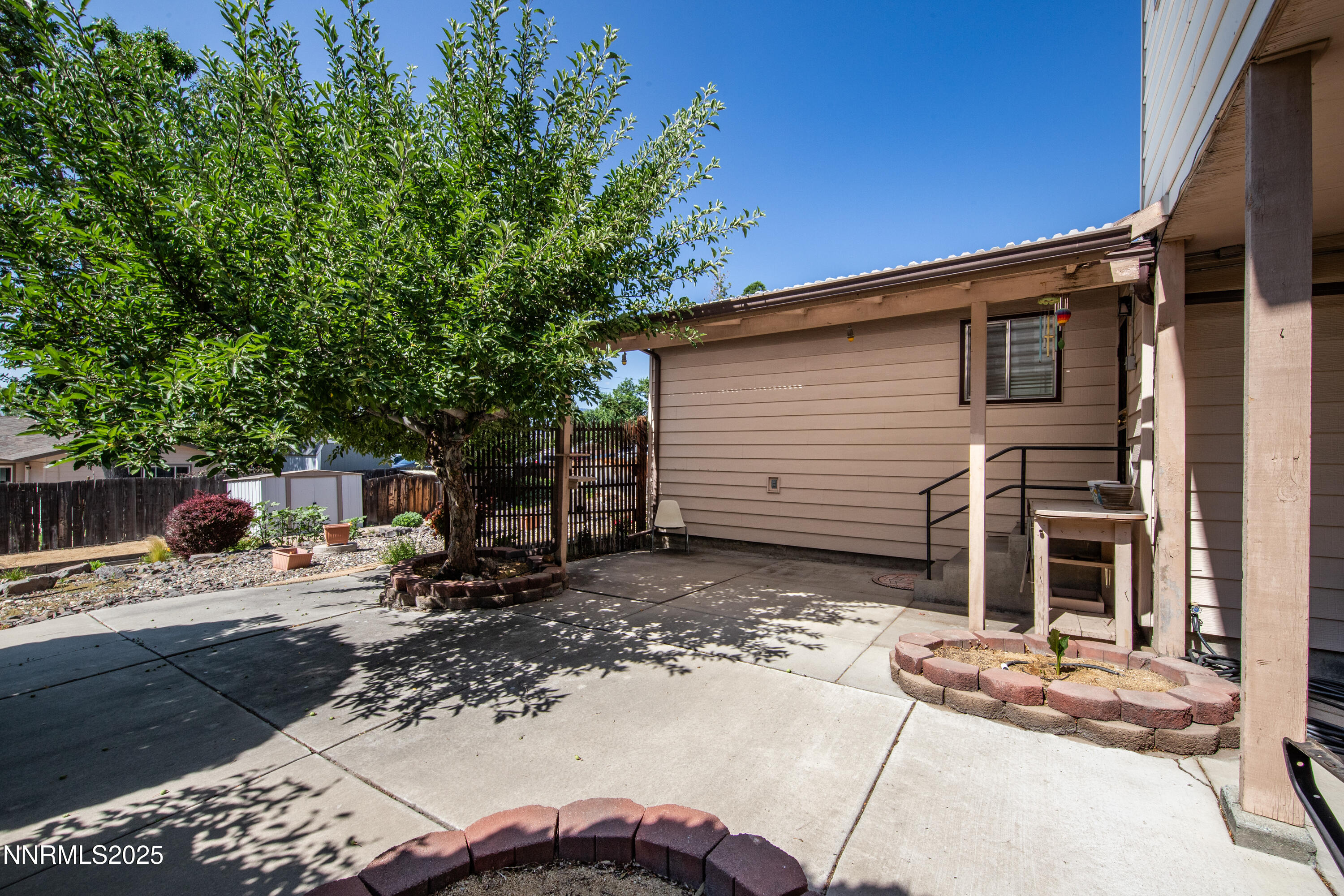 1480 Grandview Avenue Reno, NV 89503 - Photo 36 of 42 a backyard of a house with seating space