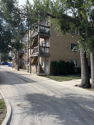 6346 North Ridgeway Avenue, Unit 1W Chicago, IL 60659 - Photo 4 of 14