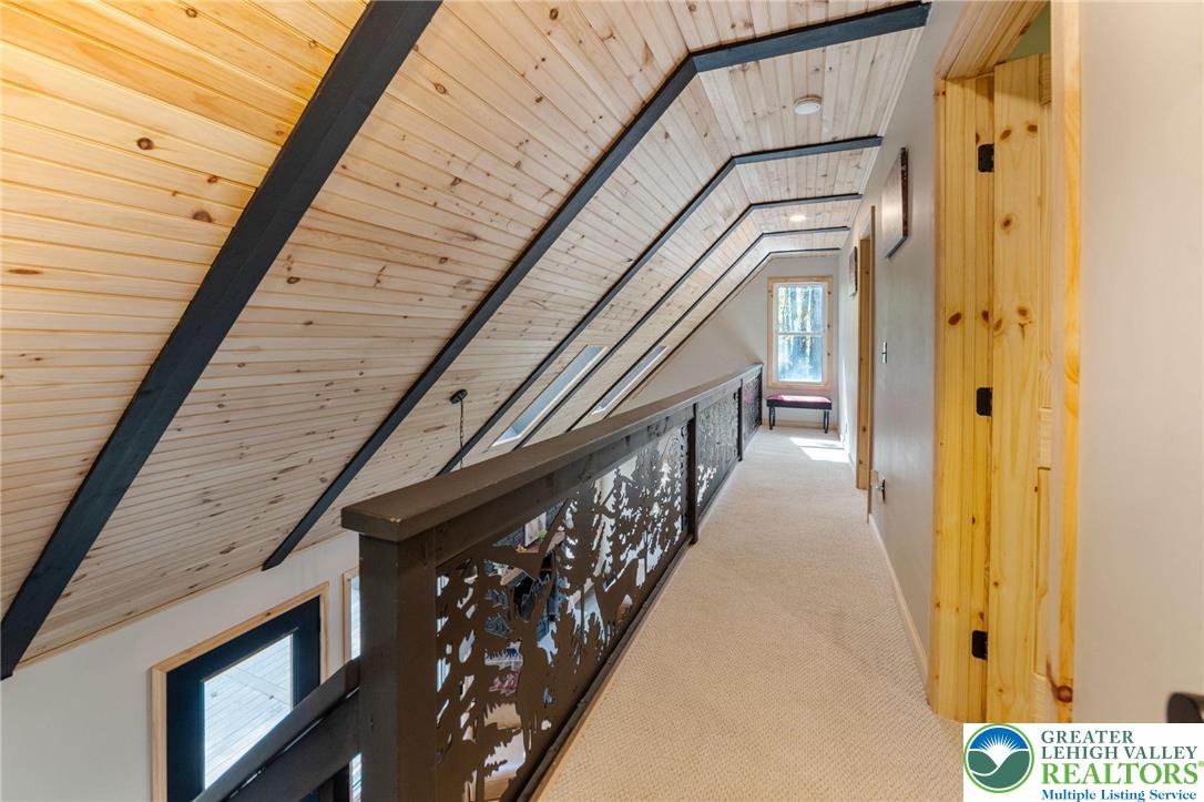 809 Boulder Court North Hawley, PA 18428 - Photo 29 of 43 a view of an entryway