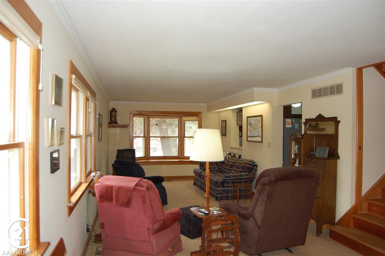 2695 East Snell Road Rochester, MI 48306 - Photo 3 of 40
