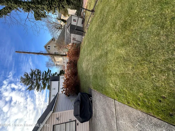 $875,000 | 84 Crafton Avenue, Unit 2 | South New York