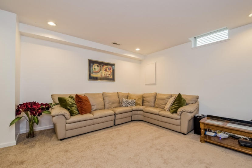 1655 Riva Ridge Drive Southeast Kentwood, MI 49546 - Photo 36 of 50 037-Family_Room-1596744-mls